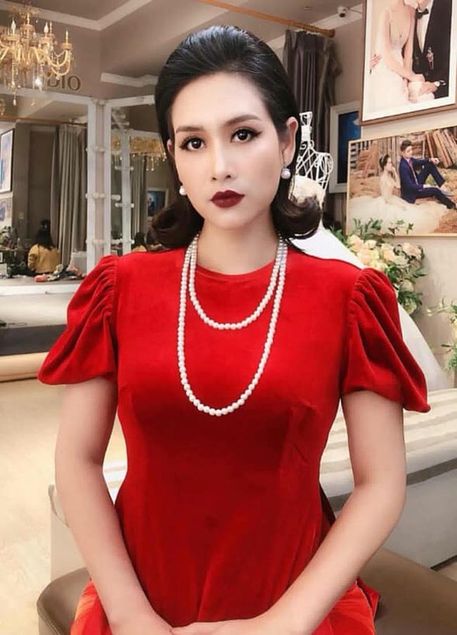 Nữ diễn viên thừa nhận việc bộ phim bất ngờ hot trở lại làm cuộc sống gia đình cô bị đảo lộn và có đôi chút ảnh hưởng. Hà Hương cho biết, việc cô quay lại trở lại hoạt động nghệ thuật nhanh như một cơn lốc khiến gia đình không có nhiều thời gian để chuẩn bị.