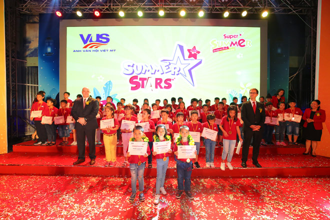 Summer Stars là cuộc thi mùa hè thu hút các thí sinh nhỏ tuổi, chia làm 4 bảng thi: SKA, SKB, SKC và Young Explorers.