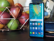  Choáng  với màn hình Mate 30 Pro, chất không kém Galaxy S10