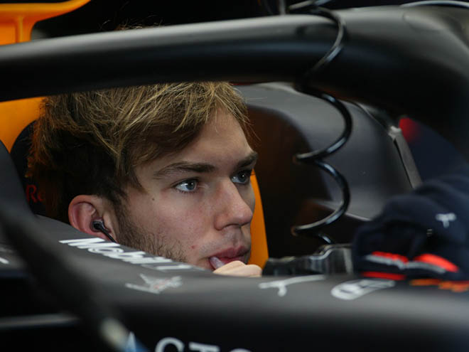 Gasly có khởi đầu đầy khó khăn tại Red Bull