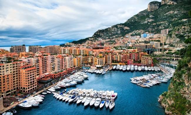 Ở Monaco có 32% dân số là triệu phú và tỷ lệ triệu phú tăng 12% trong giai đoạn 2013 đến 2018. 