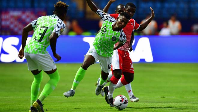 Nigeria (áo xanh) giành hạng 3 tại CAN 2019