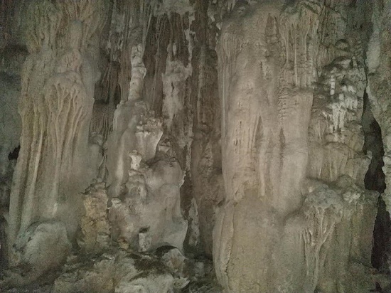 Người dân phát hiện động “Mê cung” với nhũ thạch tuyệt đẹp ở miền Tây Quảng Trị - 1