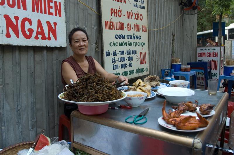 Việt Nam liên tiếp lọt top đầu những thiên đường ẩm thực đường phố của thế giới - 3