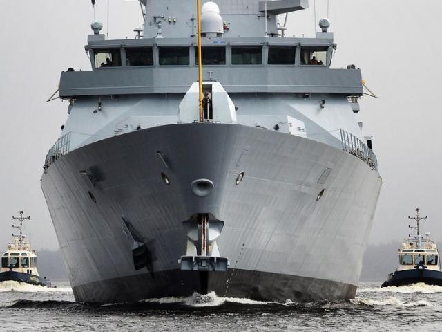 Iran bắt giữ tàu chở dầu Anh: Điều gì khiến tàu chiến Anh bất lực?