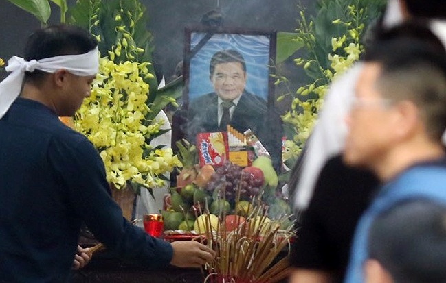 6h ngày 22/7, gia đình tổ chức lễ khâm liệm, lễ viếng ông Trần Bắc Hà tại nhà tang lễ bệnh viện Bạch Mai.