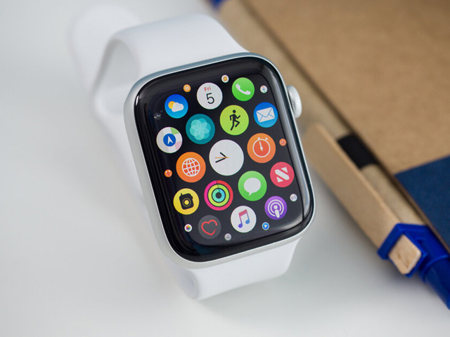 Apple Watch sẽ có pin “trâu” hơn, màn hình xịn hơn