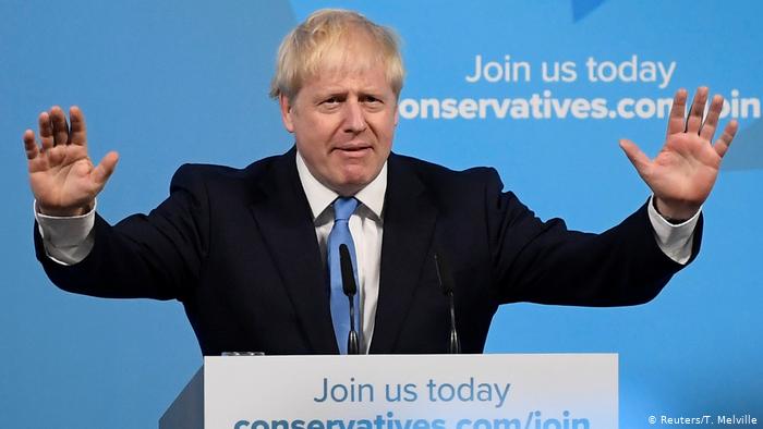 Ông Boris Johnson chính thức trở thành tân Thủ tướng Anh sau chiến thắng&nbsp;áp&nbsp;đảo (Ảnh: Reuters)
