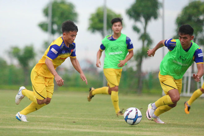 U23 Việt Nam tập chiều 23/7 tranh vàng SEA Games 30: Thầy Park lại &#34;đốn tim&#34; fan - 7