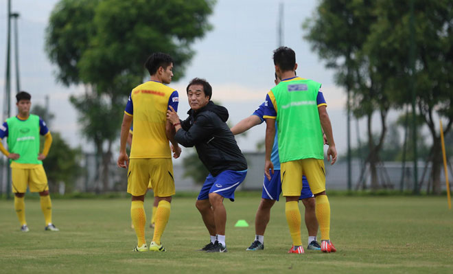 U23 Việt Nam tập chiều 23/7 tranh vàng SEA Games 30: Thầy Park lại &#34;đốn tim&#34; fan - 5