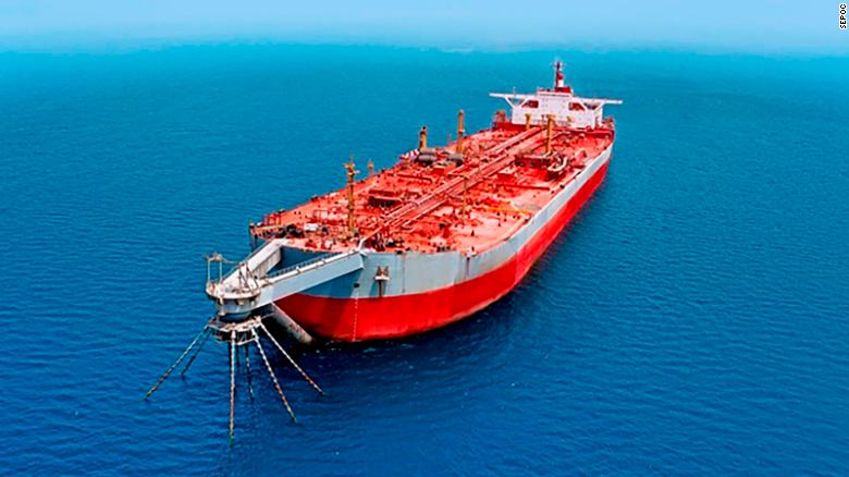 Tàu chở dầu với 3,7 triệu lít dầu nếu phát nổ sẽ gây ra thảm họa kinh hoàng