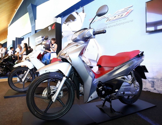 2019 Honda Wave 125i cũng gây được sự chú ý của người tiêu dùng ở Việt Nam và được đánh giá là đối thủ của Honda Future.