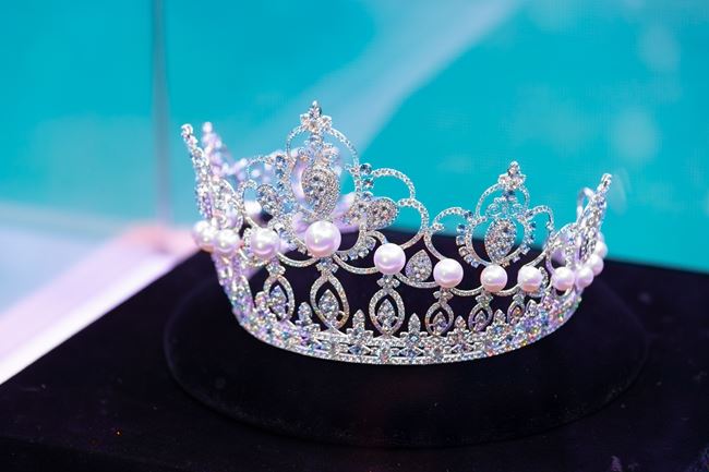 Cận cảnh vương miện 3 tỷ đồng cho tân Miss World Vietnam 2019.