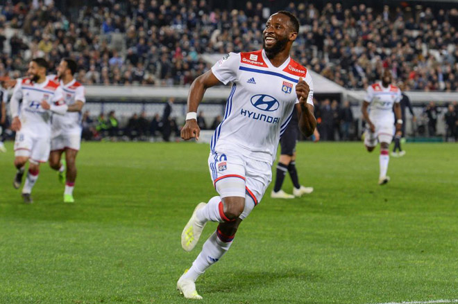 Moussa Dembele chơi rất tốt trong màu áo Lyon