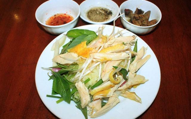 Món cơm gà bà Luận.&nbsp;