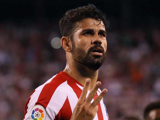 Costa là tâm điểm của trận đấu này với cú poker cùng chiếc thẻ đỏ
