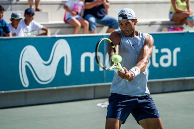 Nadal trở lại luyện tập với áp lực bảo vệ ngôi vương ở Rogers Cup