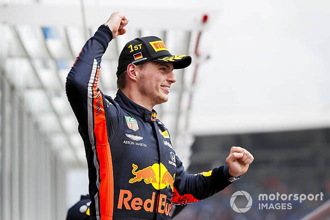 Max Verstappen tận dụng rất tốt sự cố của Hamilton để giành chiến thắng ở&nbsp;German GP