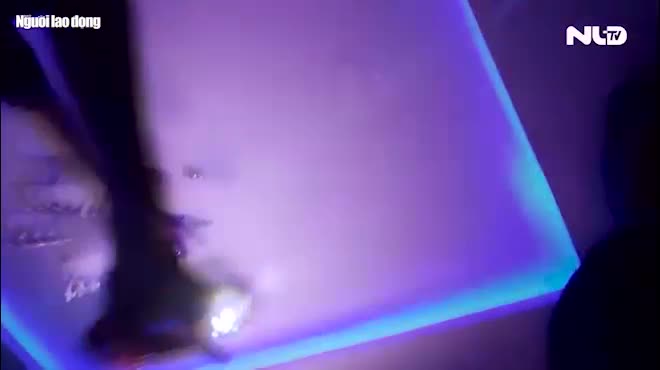 Clip: Xốn mắt với cảnh thác loạn bên trong nhà hàng ở khu trung tâm TP HCM