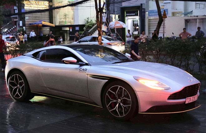 Aston Martin DB11