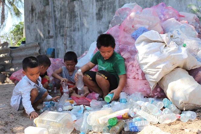 Ngôi nhà làm từ 6000 chai nhựa trên đảo Bé Lý Sơn ấn tượng mạnh với du khách - 8
