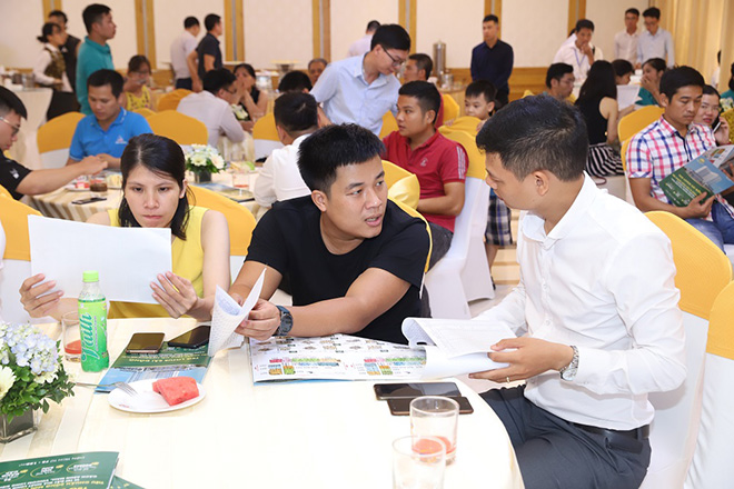TSG Lotus Sài Đồng thu hút khách hàng tại sự kiện cất nóc và mở bán