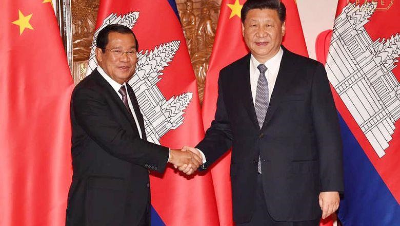 Thủ tướng Hun Sen trong cuộc gặp Chủ tịch Trung Quốc Tập Cận Bình ở Bắc Kinh hồi tháng 1. Ảnh: THE PHNOM PENH POST