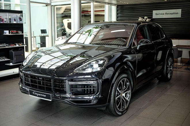 Cận cảnh Porsche Cayenne Turbo 2019 đầu tiên có mặt tại Việt Nam - 1