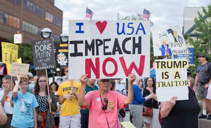 Biểu tình&nbsp;phản đối Tổng thống Donald Trump ở TP Ann Arbor, bang Michigan. Ảnh: METRO TIMES