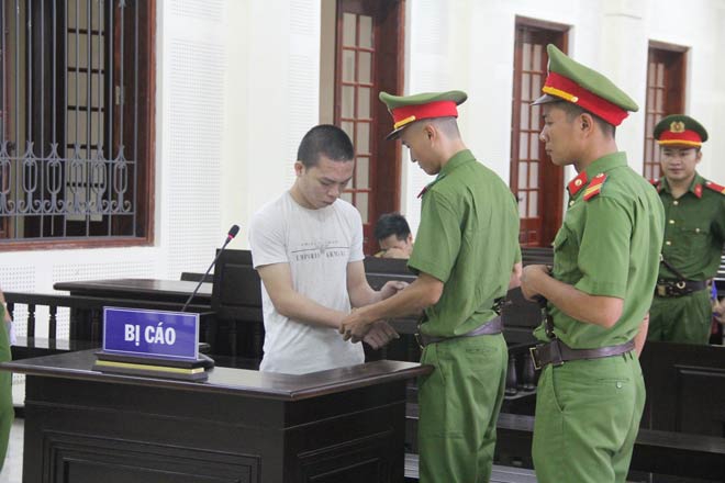 Ông bố trẻ ném bé gái 7 ngày tuổi xuống giếng vì nghi ngờ không phải con ruột lĩnh án - 2