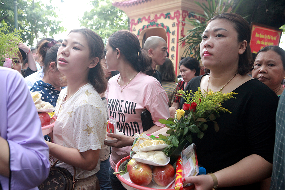 Theo tín ngưỡng dân gian, "tháng cô hồn” là tháng khá quan trọng nên người dân thường đến chùa để cầu mong bình an, xua đi những điều xui xẻo trong cuộc sống