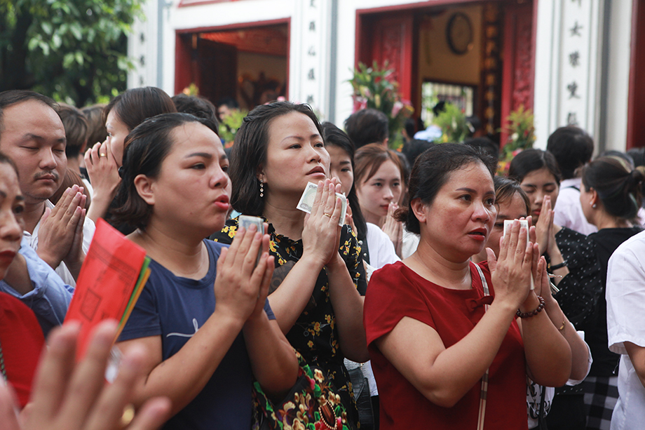 Người cầu bình an, may mắn, người cầu công việc thuận lợi, người cầu làm ăn phát tài…