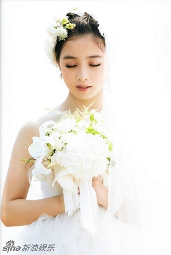 Cô hứa hẹn trở thành biểu tượng sắc đẹp mới của Nhật với vẻ ngoài thanh thuần, trong sáng,