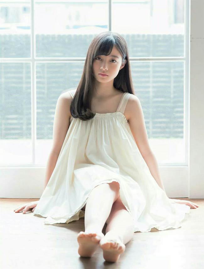 Người Nhật yêu thích nét trong trẻo, tự nhiên vì thế lối trang điểm thiên tông hồng của Kanna rất hợp thị hiếu.