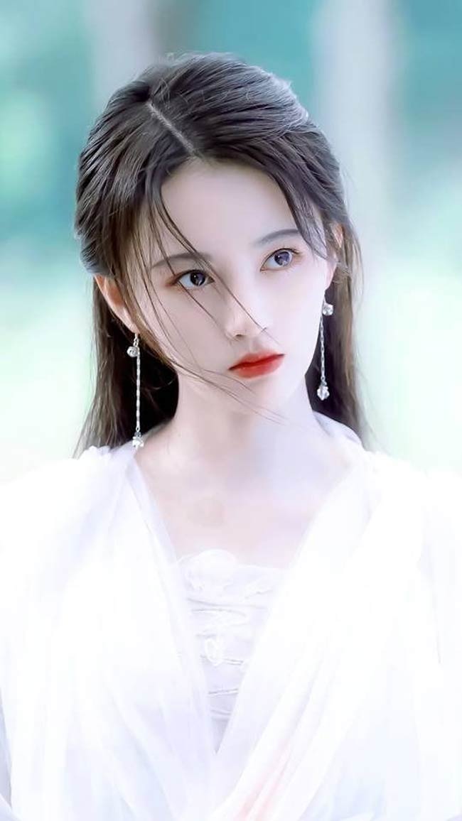 Họ Cúc thích chăm sóc da bằng phương pháp thiên nhiên. Cô từng chia sẻ: