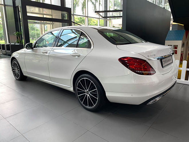 Cập nhật bảng giá xe Mercedes C-Class 2019 mới nhất, hỗ trợ 100% thuế trước bạ trong tháng 8 - 8