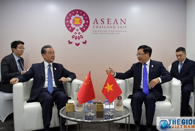 Phó Thủ tướng Phạm Bình Minh và Uỷ viên Quốc vụ Trung Quốc Vương Nghị tại cuộc gặp. (Ảnh: BNG)