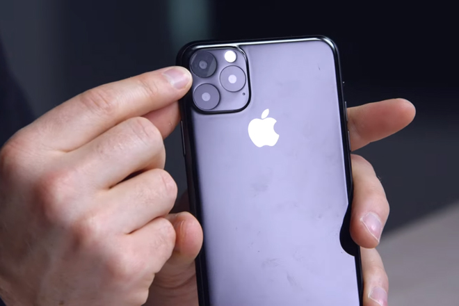 iPhone 11 năm nay sẽ có 3 camera sau.