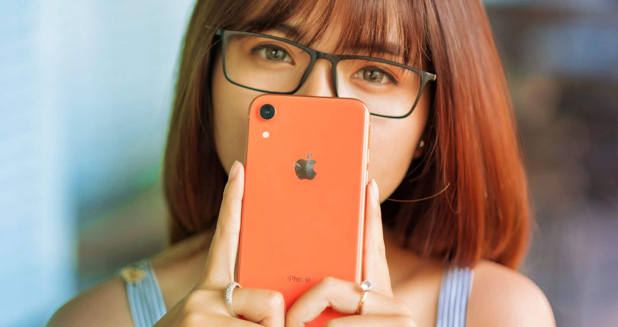 iPhone XR và iPhone 8 Plus: Bạn thích tai thỏ hiện đại hay phím home màn hình truyền thống? - 6