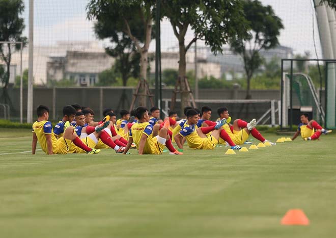 U23 Việt Nam tập tranh vàng SEA Games: Sao trẻ quyết ghi điểm với thầy Park - 11