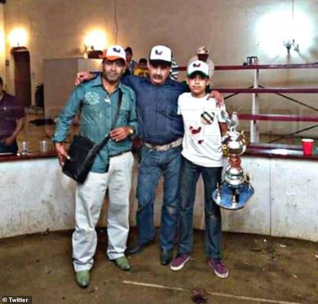 Mendoza Valencia (giữa) bị băng đảng nguy hiểm nhất Mexico xử tử.