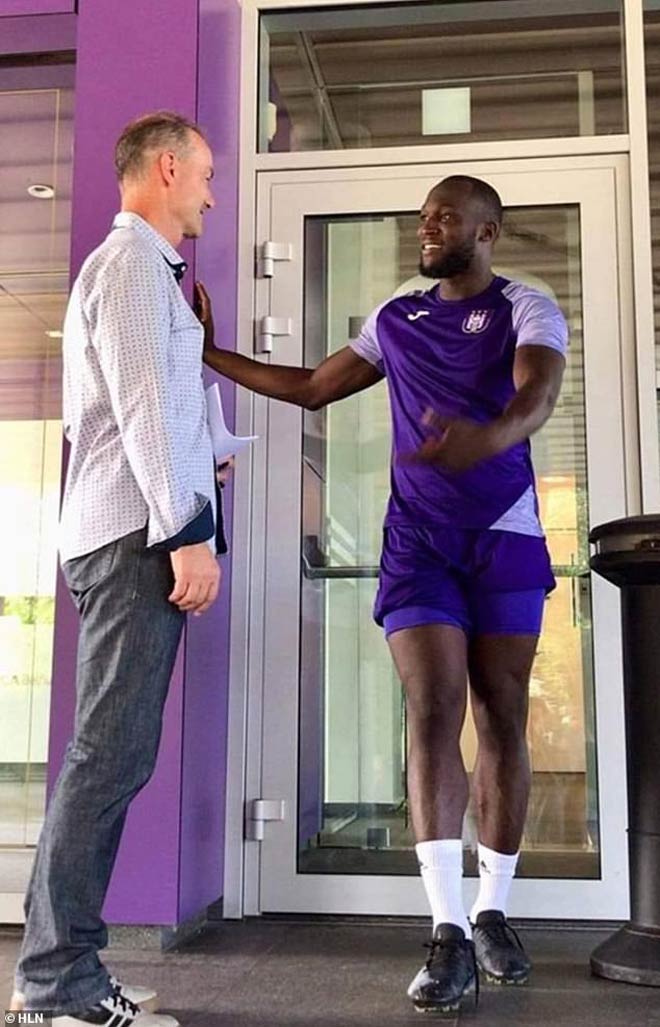 Lukaku bất ngờ trở về quê nhà Bỉ tập luyện cùng đội bóng cũ Anderlecht