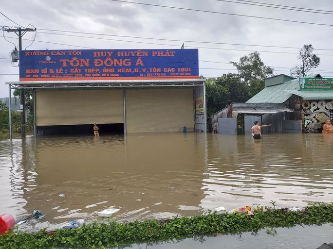 [Video] Phú Quốc ngập trong biển nước - 2