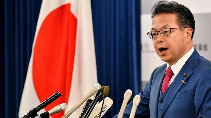 Bộ trưởng Bộ Công nghiệp Nhật Bản Hiroshige Seko tuyên bố “đòn” mới áp lên Hàn Quốc (nguồn: FT)