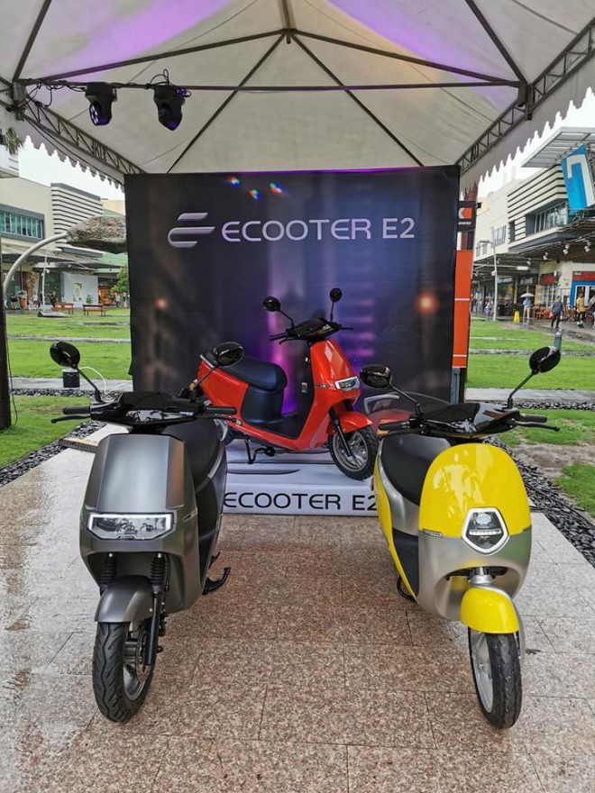 Xe ga điện Ecooter E2 có khả năng chạy 90 km/h