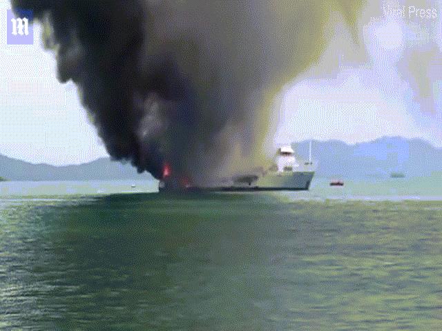 Video: Siêu du thuyền 5 triệu USD bị thiêu rụi khi neo ở Thái Lan