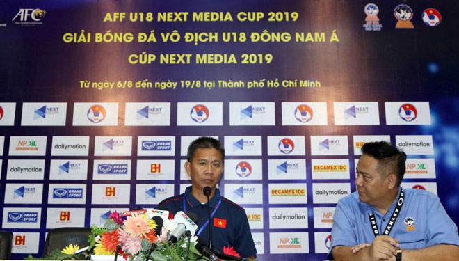 Giành trọn 3 điểm trước đối thủ khó chịu U18 Malaysia, HLV Hoàng Anh Tuấn của U18 Việt Nam vẫn tỏ ra thận trọng và yêu cầu các học trò duy trì sự tập trung cho chặng đường dài khó khăn phía trước.