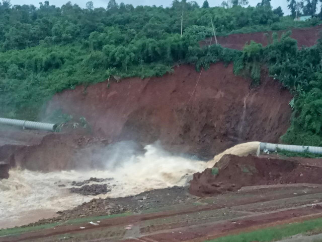 Nguy cơ vỡ hồ thuỷ điện Đắk Kar, hàng nghìn hộ dân phải sơ tán khẩn cấp