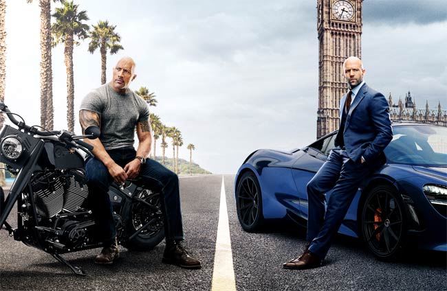 Trong Fast Furious: Shawn & Hobb, Jason Statham và The Rock đã có màn khoe hình thể cường tráng, chiêu đãi người hâm mộ.