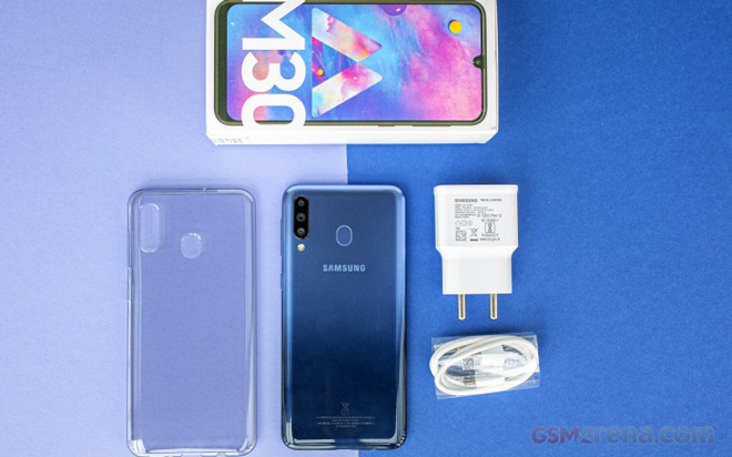 Hộp đựng Galaxy M30.